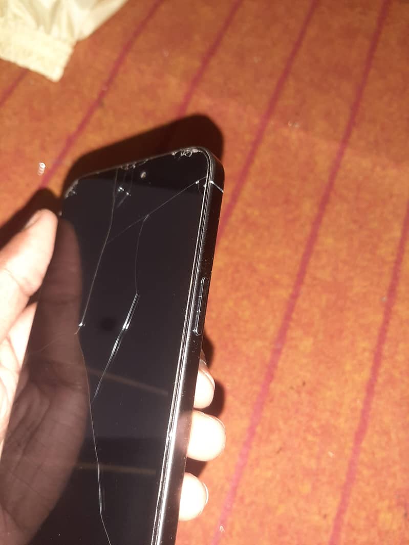 iPhone 15 Pro Max 5