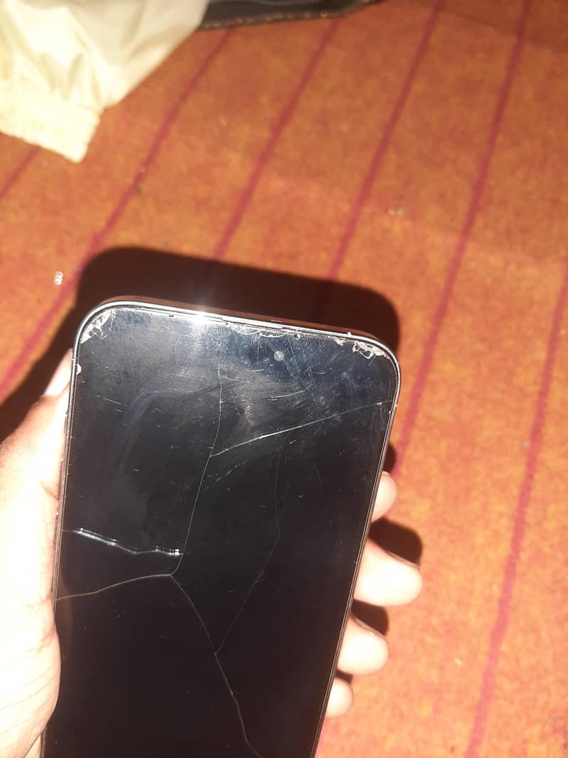 iPhone 15 Pro Max 6