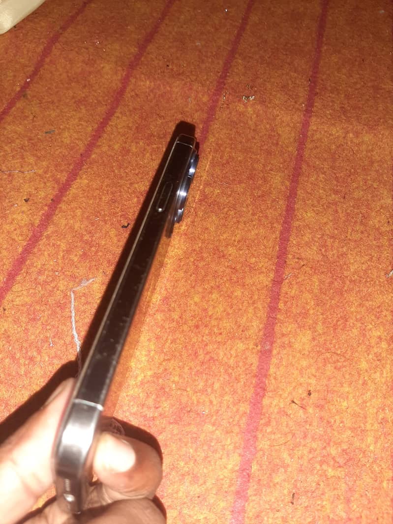 iPhone 15 Pro Max 8