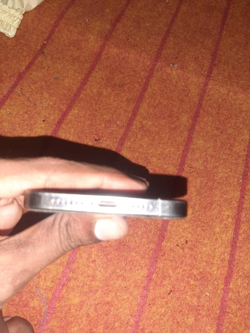 iPhone 15 Pro Max 9