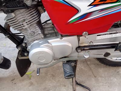 honda 125 2023  model red colour