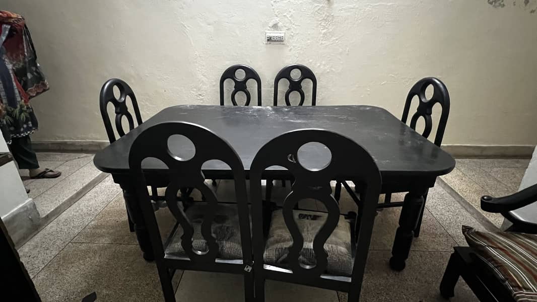 6 seater dining table 0