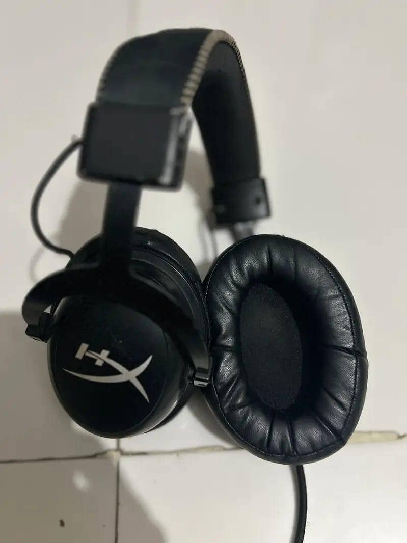 HyperX Cloud III Used – 10/10 Condition 2