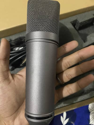 Microphone for professional singing and audio recording