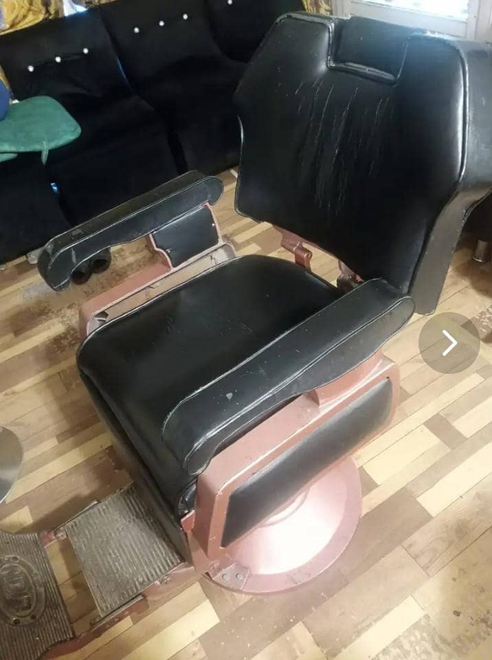 Saloon 1
