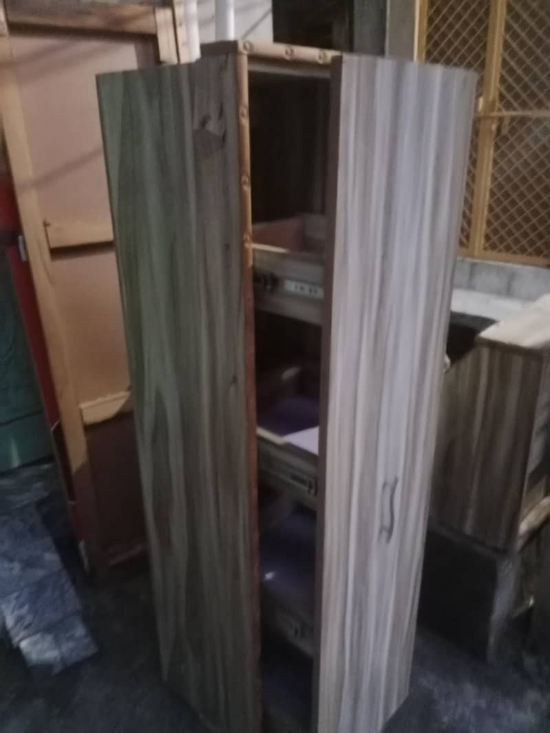 Saloon 5