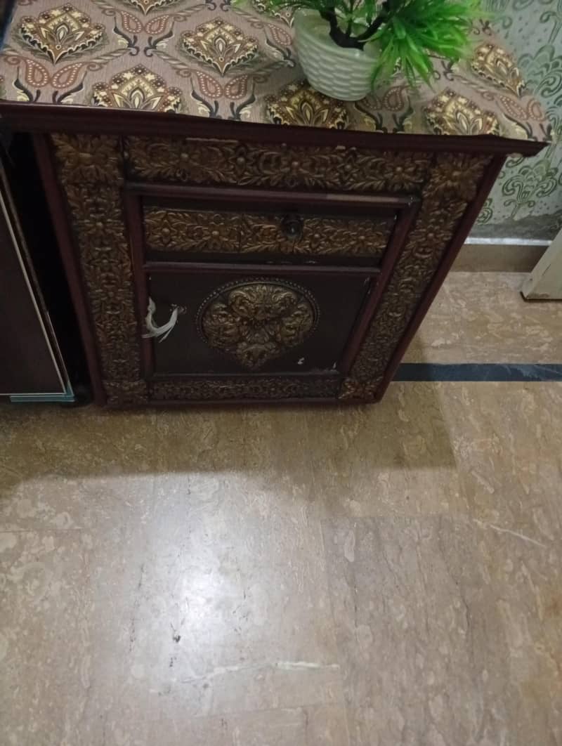 bed with side table 4