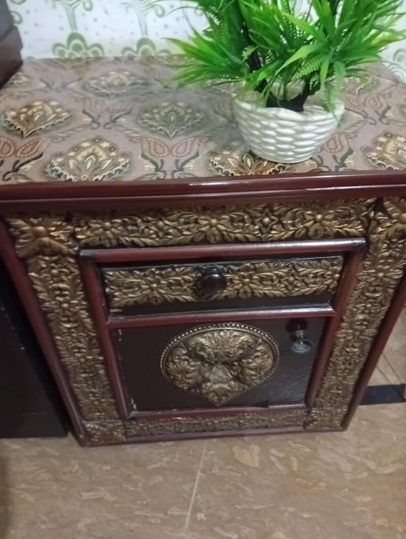bed with side table 5