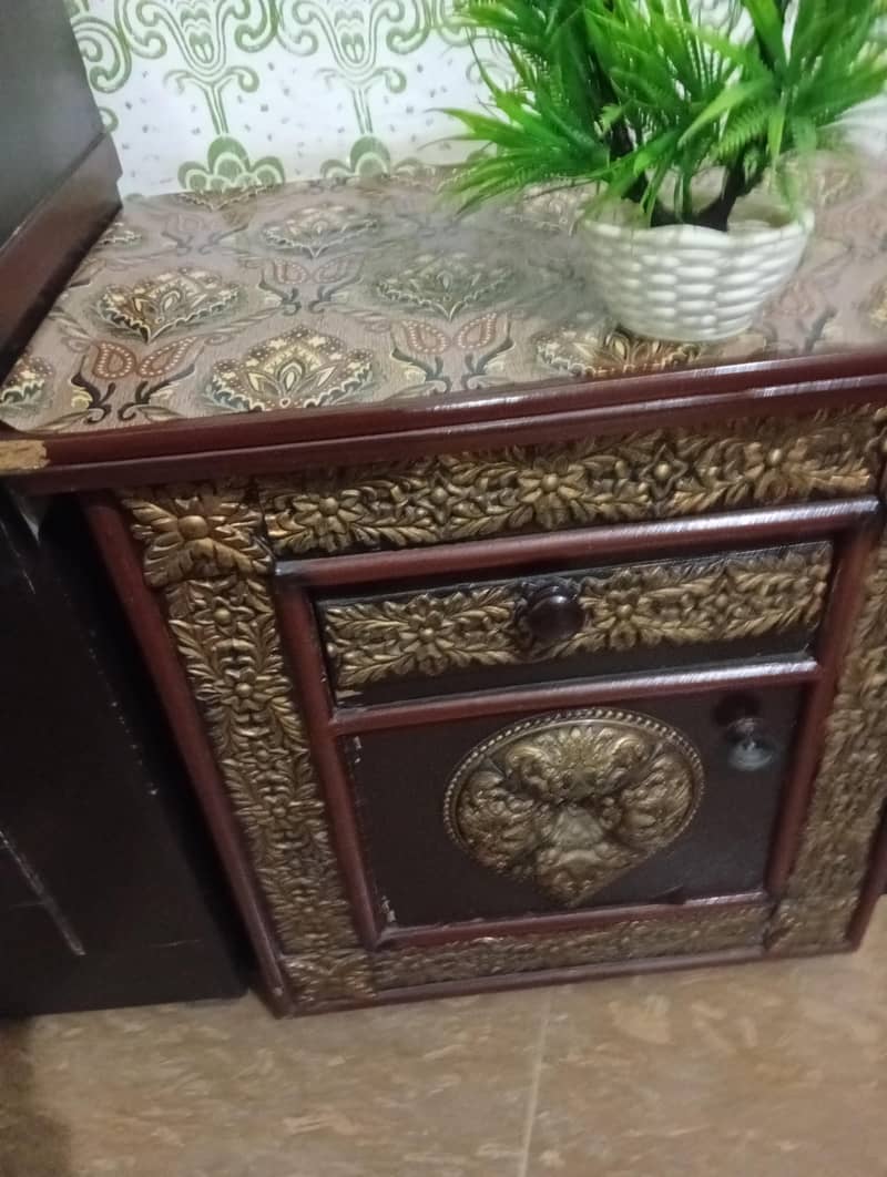 bed with side table 6