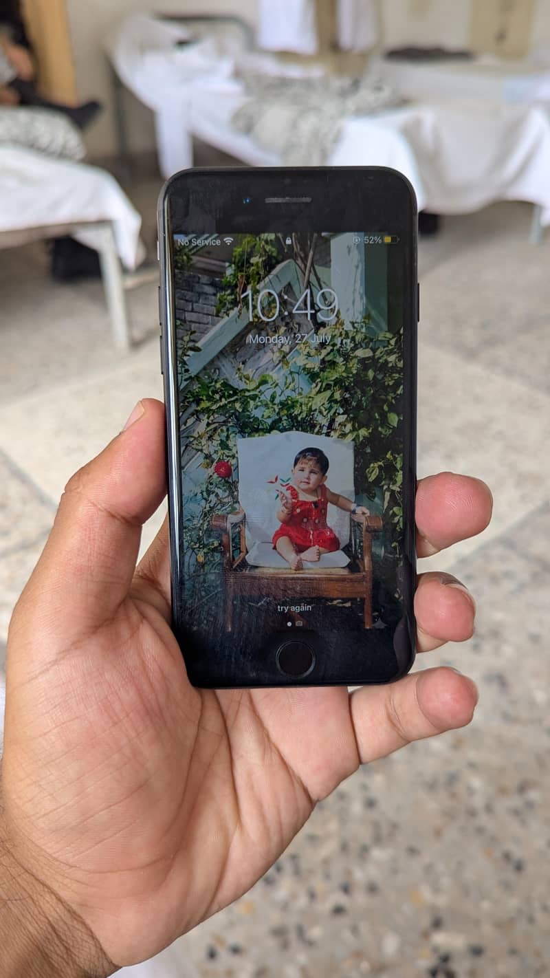 Apple iPhone 7 0