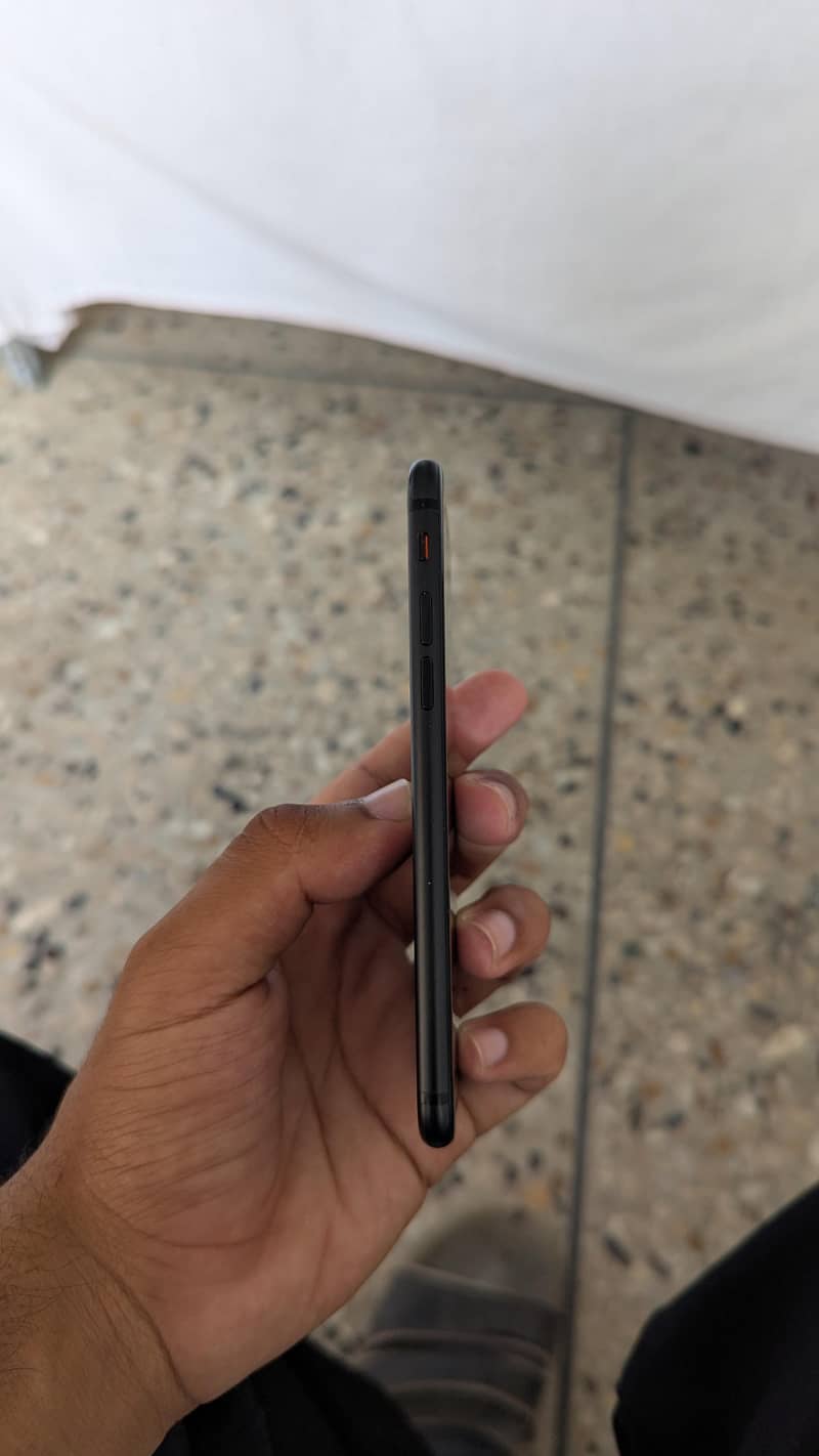 Apple iPhone 7 2