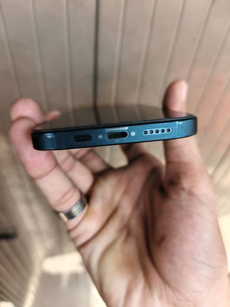 iPhone 14 3
