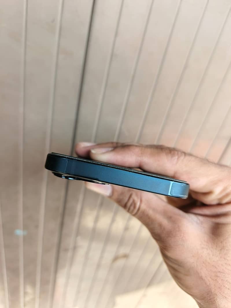 iPhone 14 6