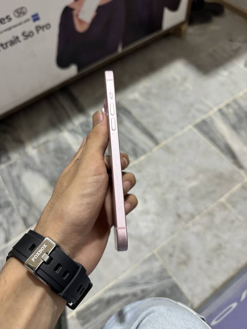 Apple iPhone 15 plus 1