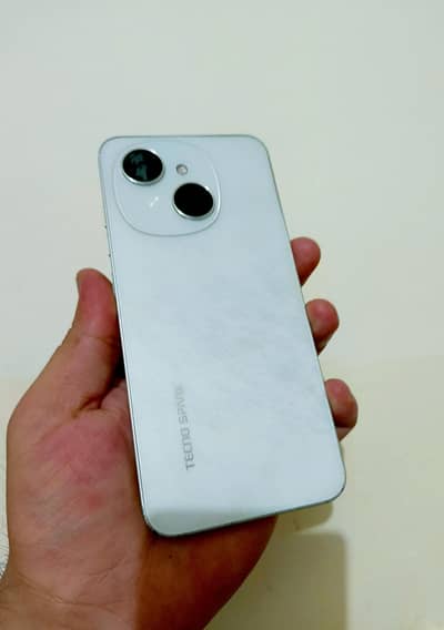 Tecno Spark Go 1