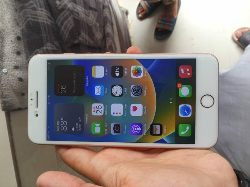 Apple iPhone 8 Plus 1