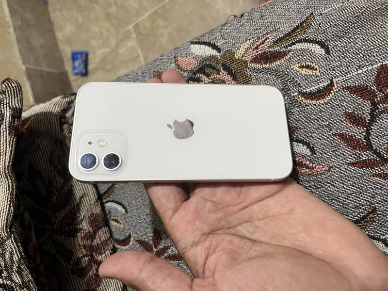 Apple iPhone 12 2
