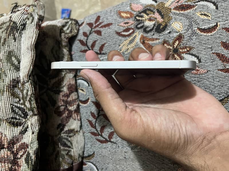 Apple iPhone 12 3