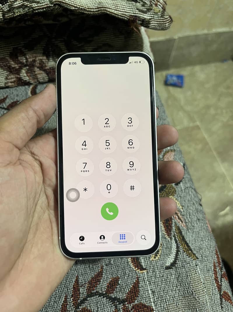 Apple iPhone 12 4