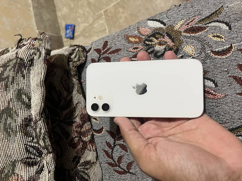 Apple iPhone 12 5