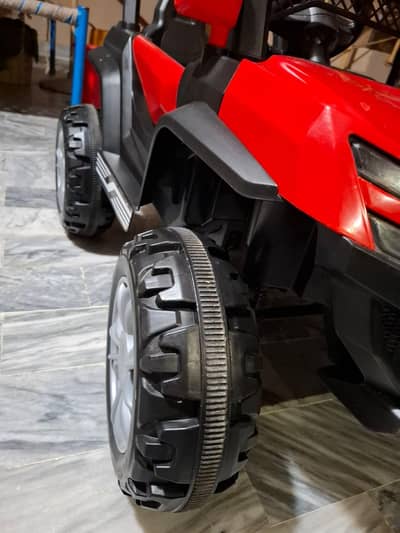 kids jeep/baby car [10/10 condirion & working]_bacon ki ,remote chalti
