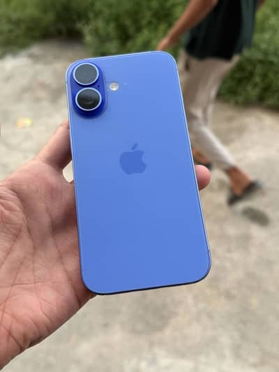 Apple iPhone 16