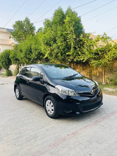 Toyota Vitz F smile 1.0