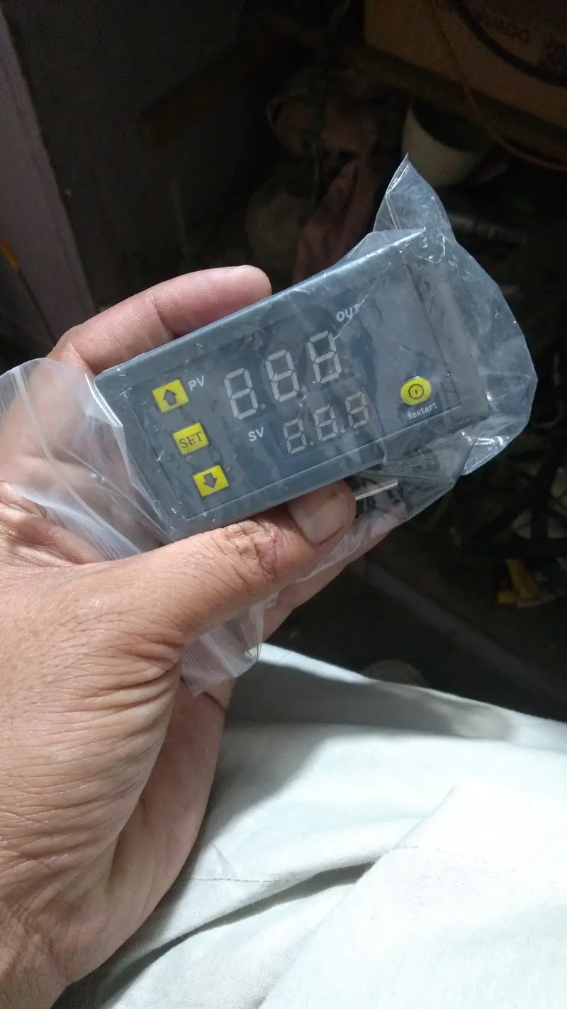 W 1209 , W3001, stc and xm series temperature and humidity controlle — photo 5