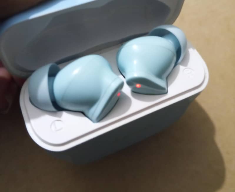 Quantum zero Bluetooth earbuds 4