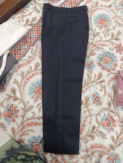 jeans almost new very less used
