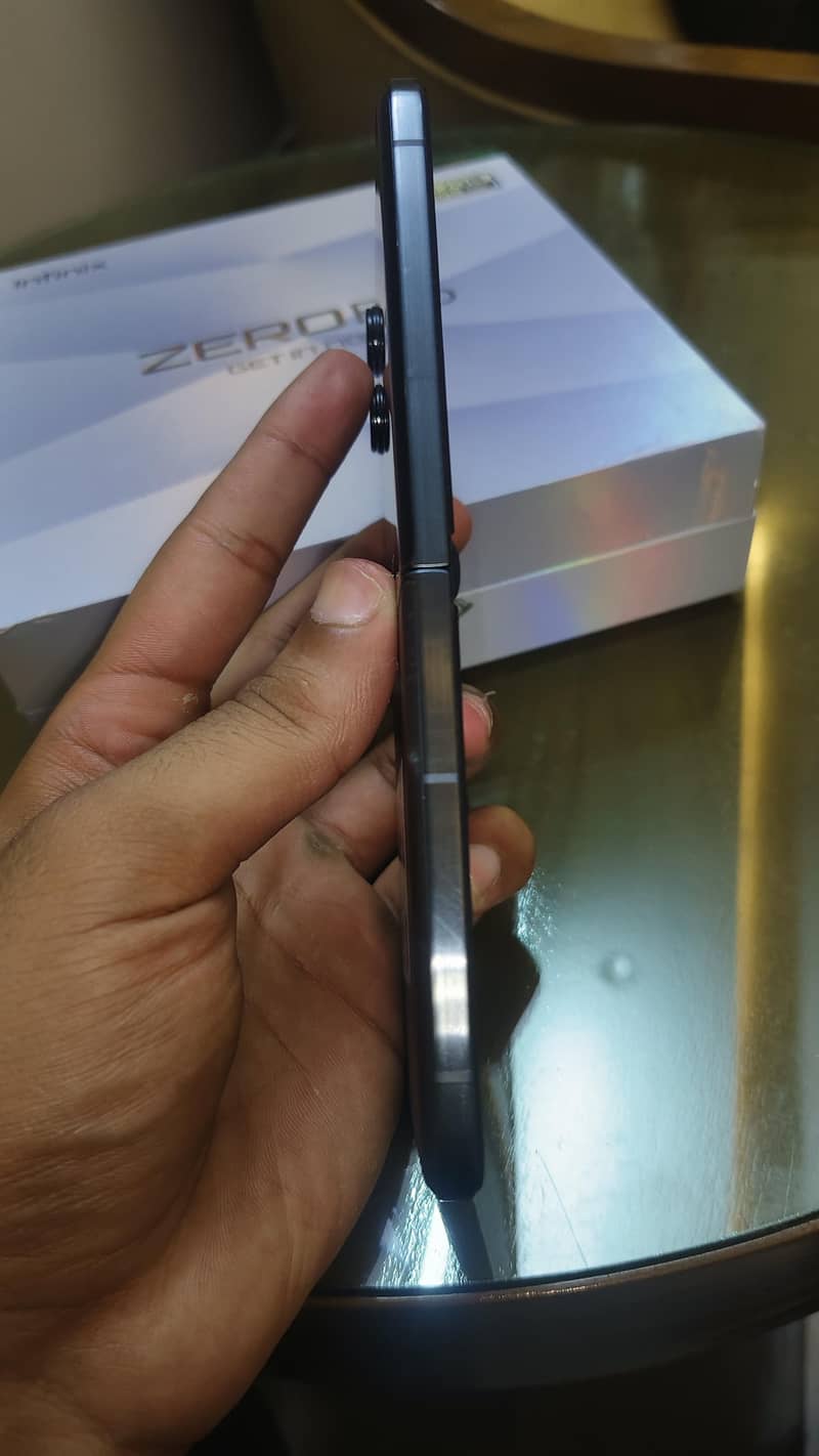 Infinix Zero Flip 2