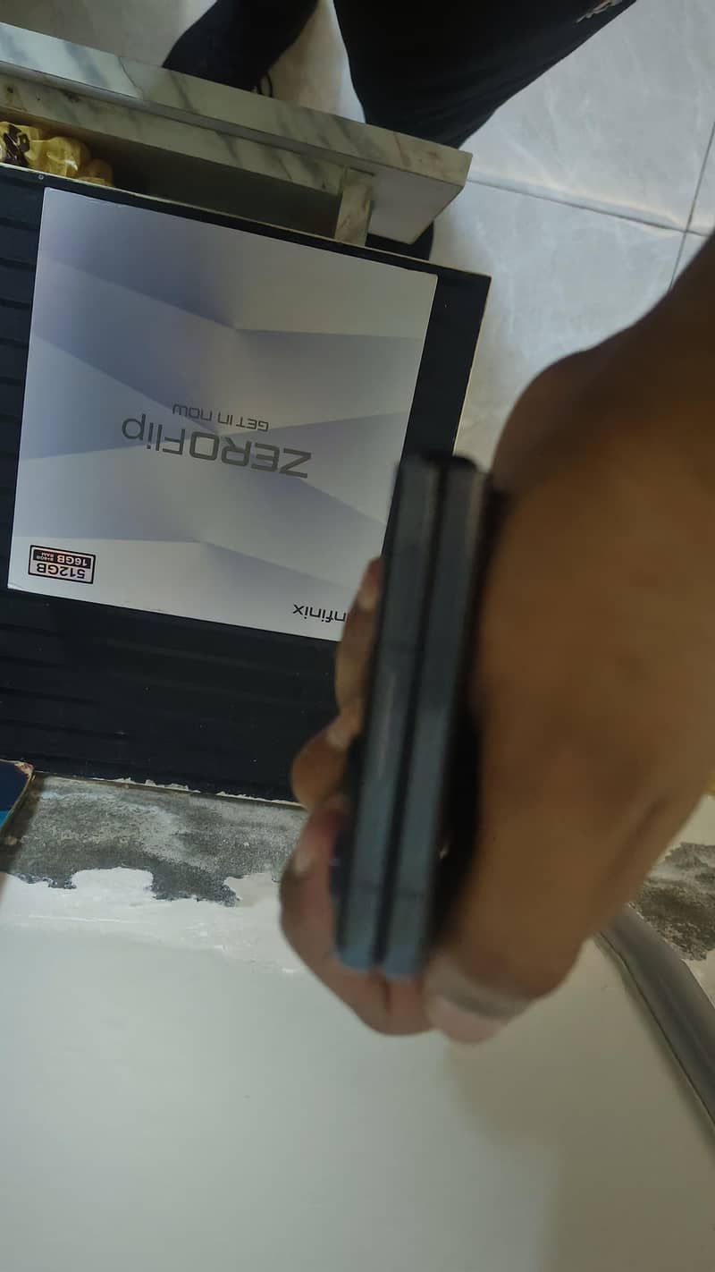 Infinix Zero Flip 7