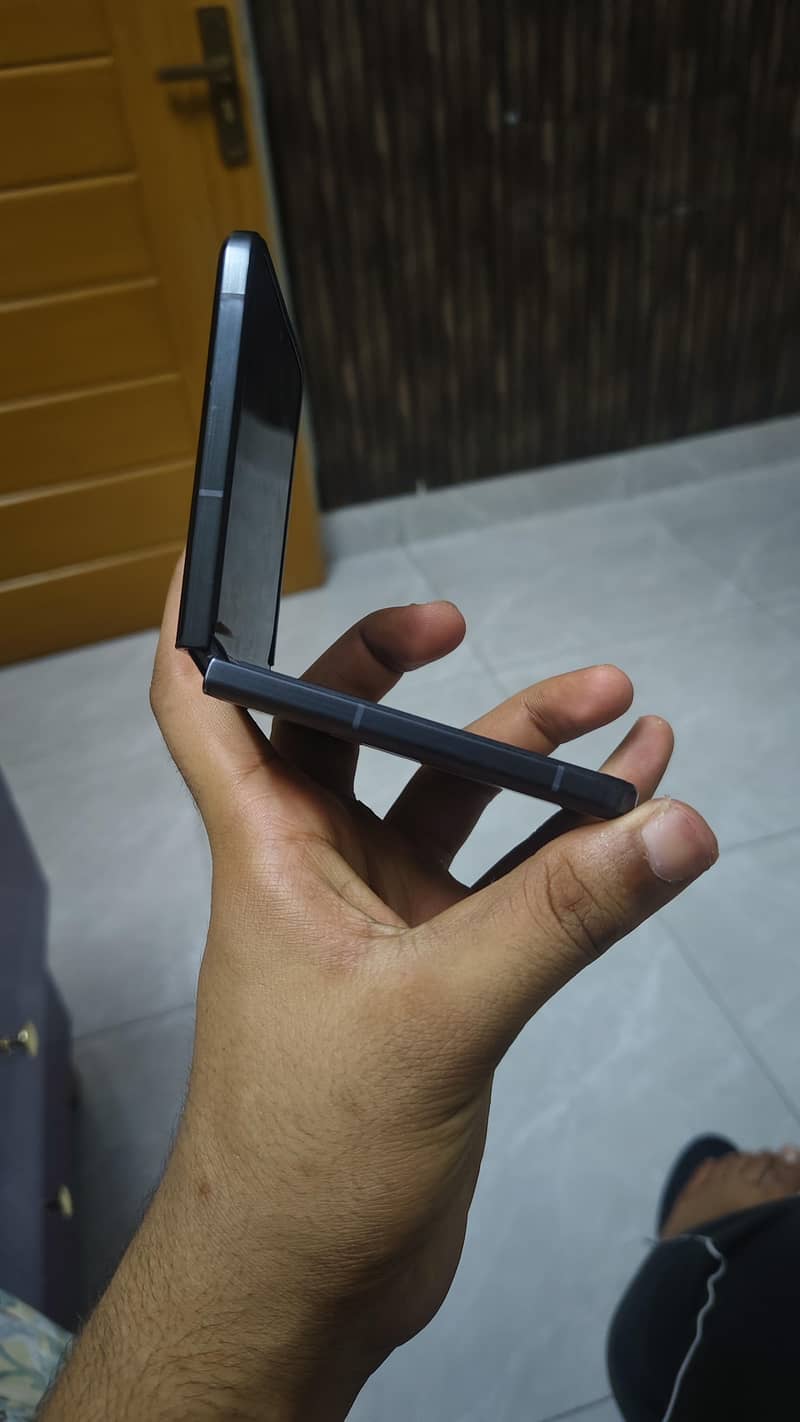Infinix Zero Flip 9