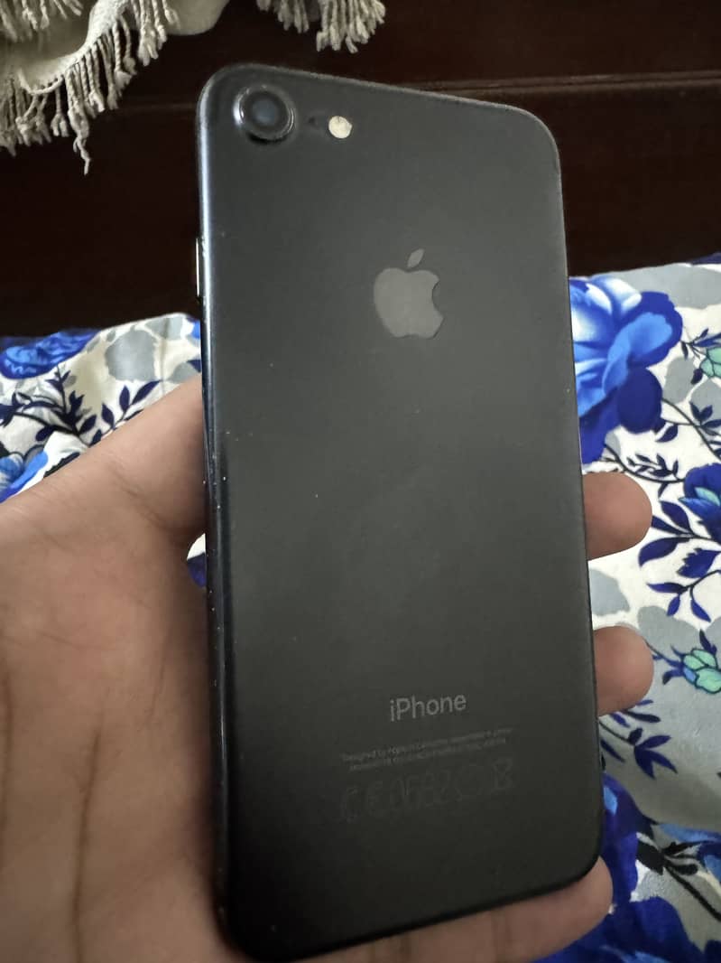 Apple iPhone 7 2