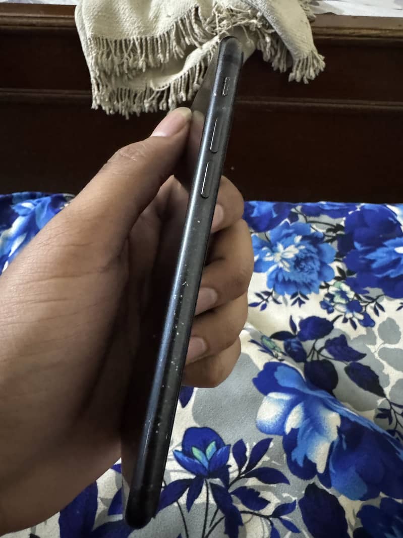 Apple iPhone 7 4