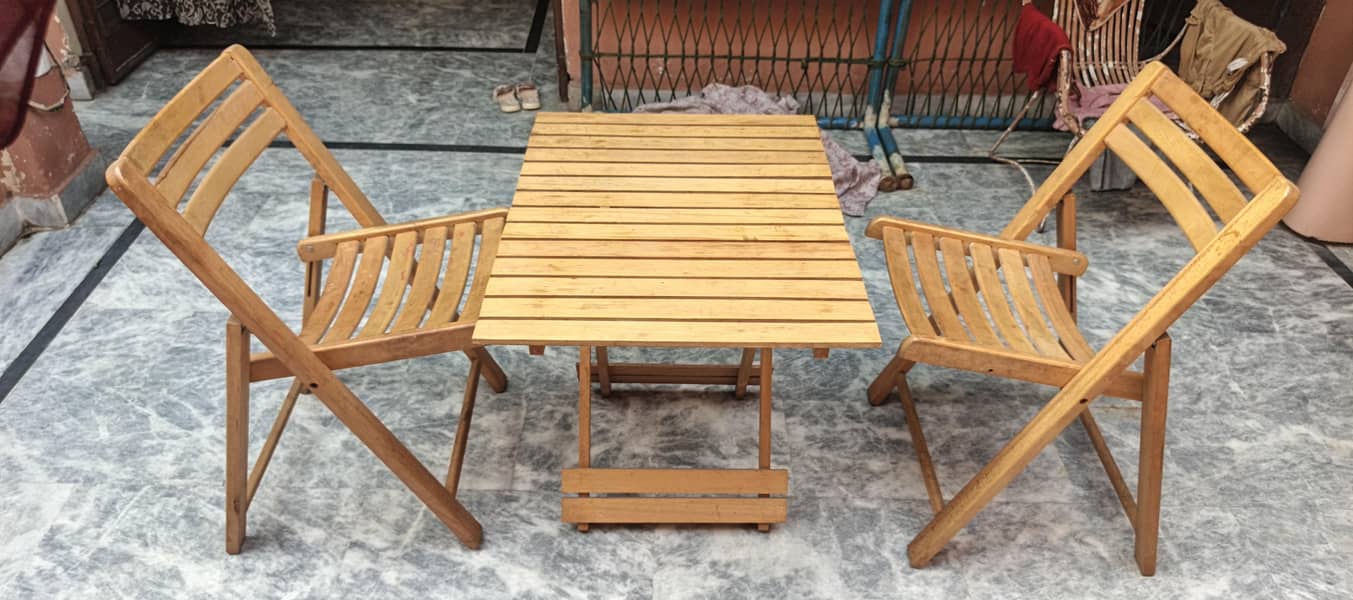 Wood dining table 0