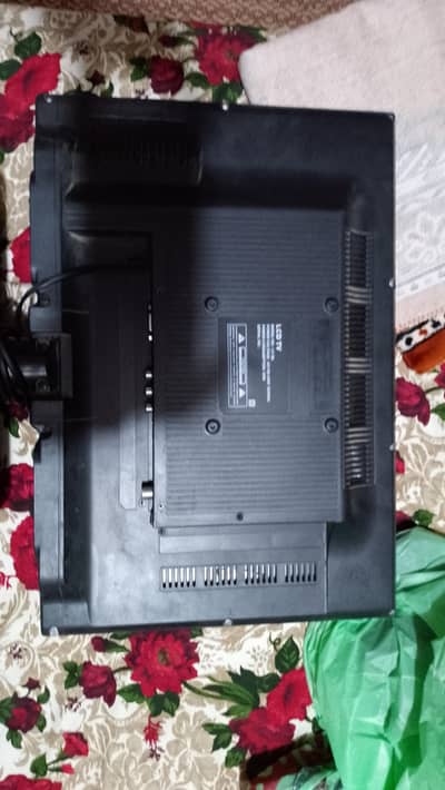 Samsung LCD with receiver and wire and remote