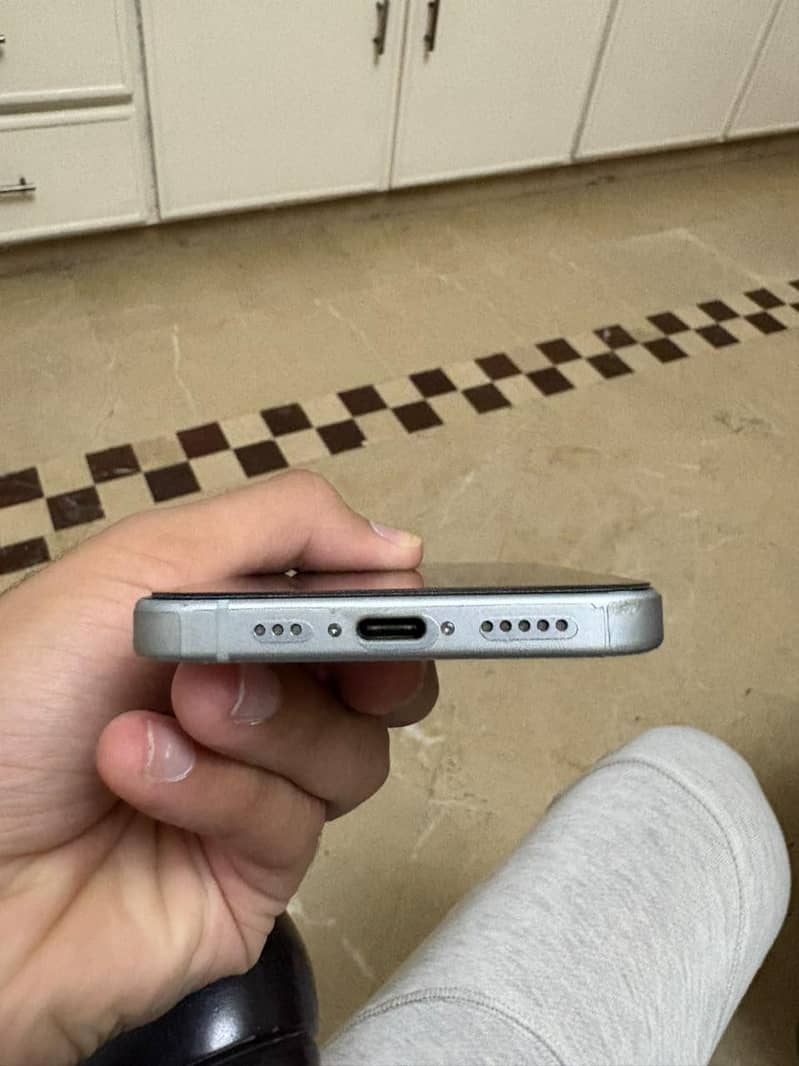 Apple iPhone 15 2