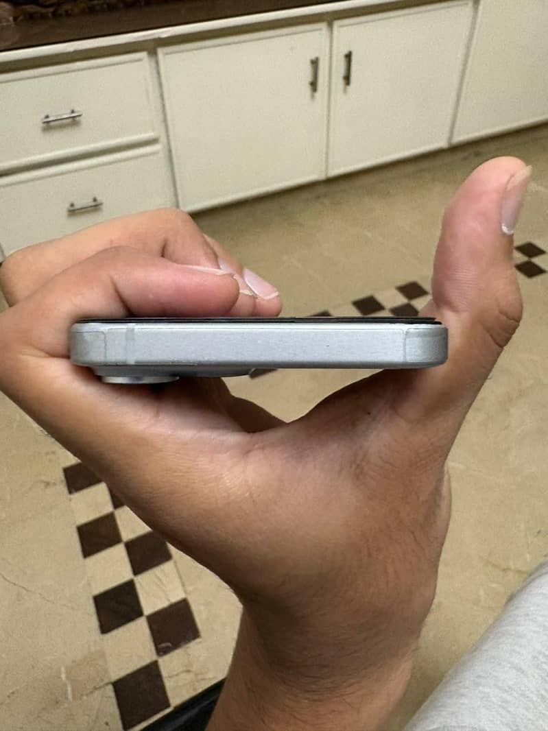 Apple iPhone 15 3