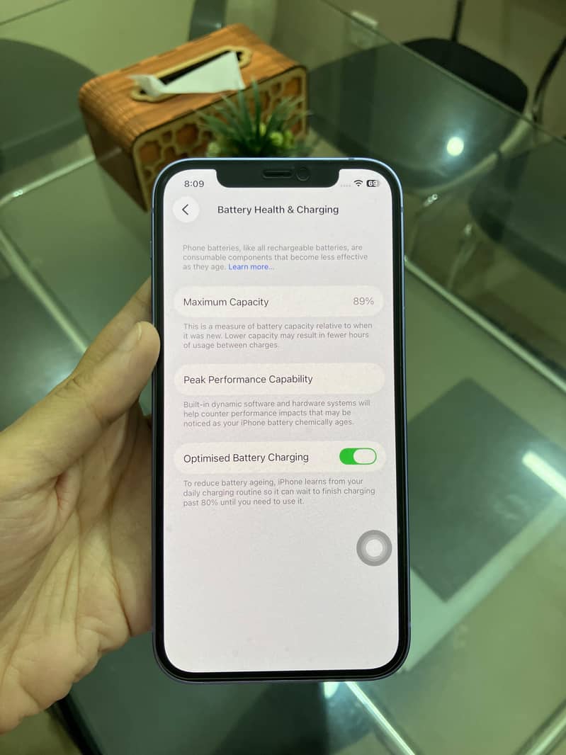 Apple iPhone 12 6
