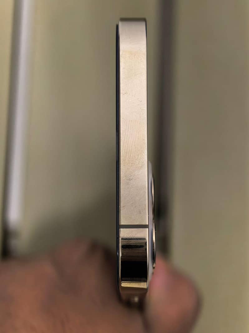 Apple iPhone 12 Pro 2