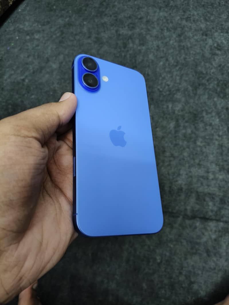 Apple iPhone 16 Plus 0