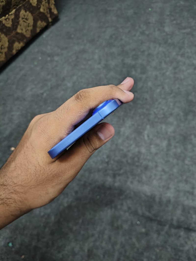 Apple iPhone 16 Plus 3