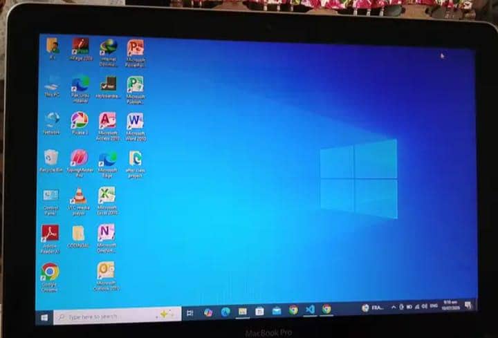 apple mac book pro 1