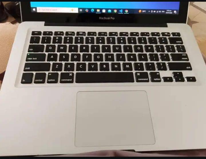 apple mac book pro 2
