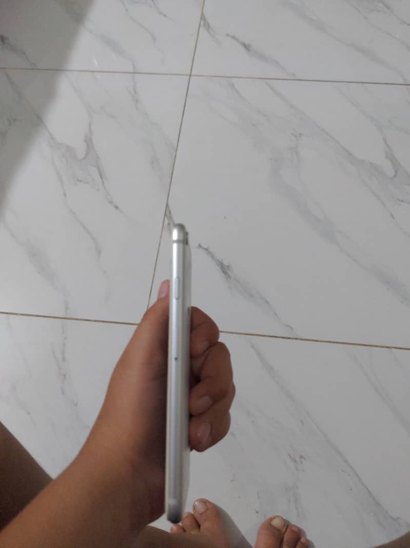 Apple iPhone 6 2
