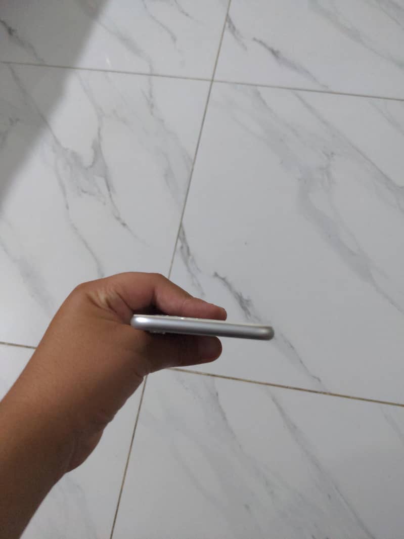 Apple iPhone 6 4