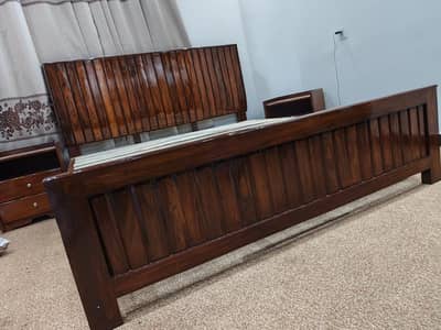 King Size solid wood brand new condition bilkul use nhi hwa