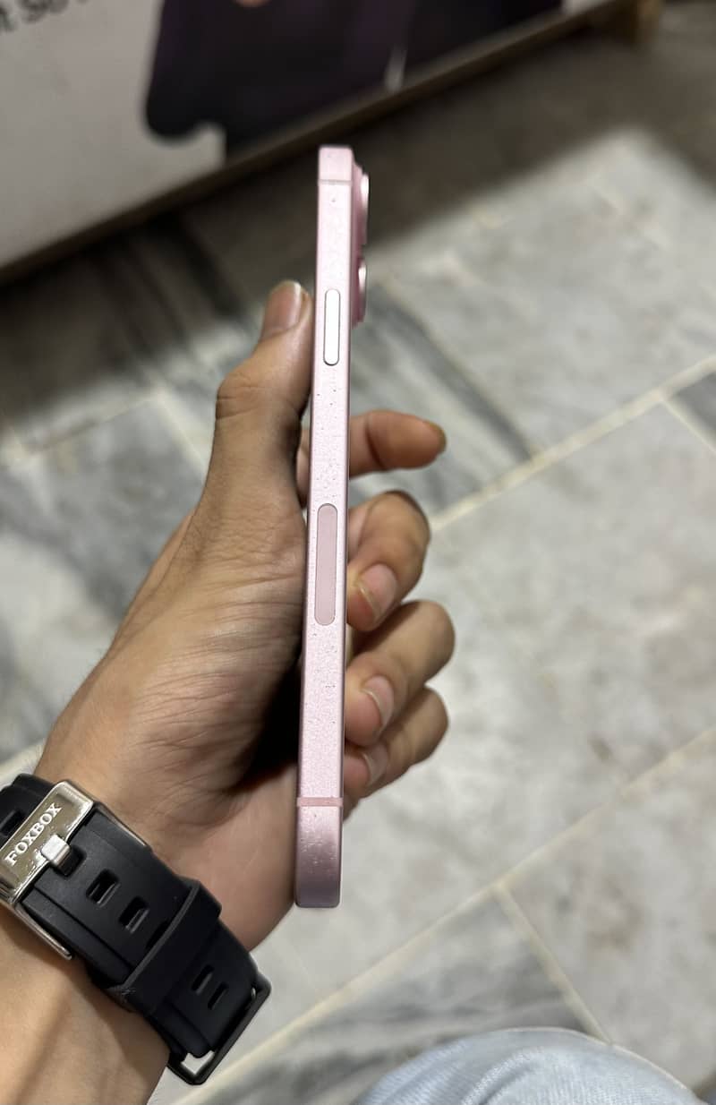 Apple iPhone 15 plus 3