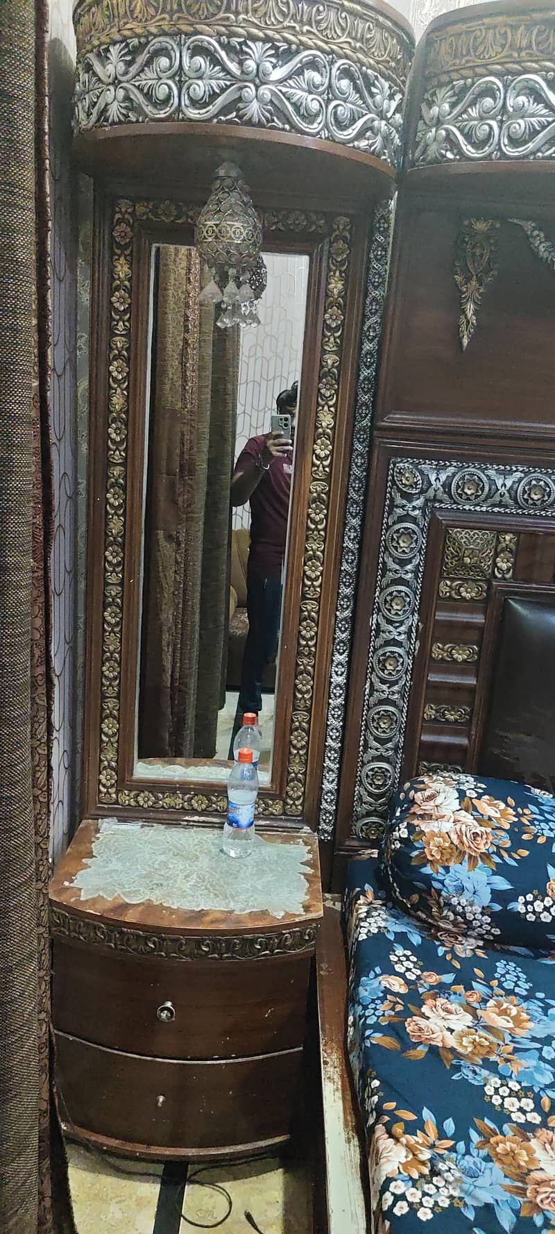 Bed and Dressing Table 0